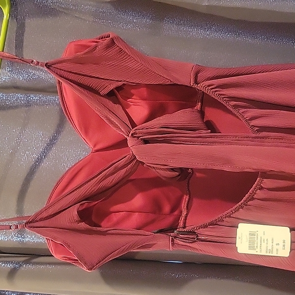 Dress with an open tie back, size small NEW! - Picture 3 of 6